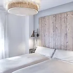 Pura Vida Pirineos Hotel
