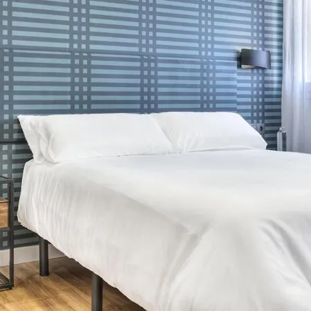 Pura Vida Pirineos Hotel