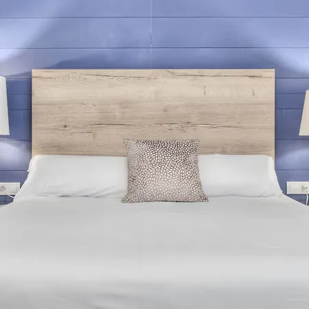 Pura Vida Pirineos Hotel Jaca