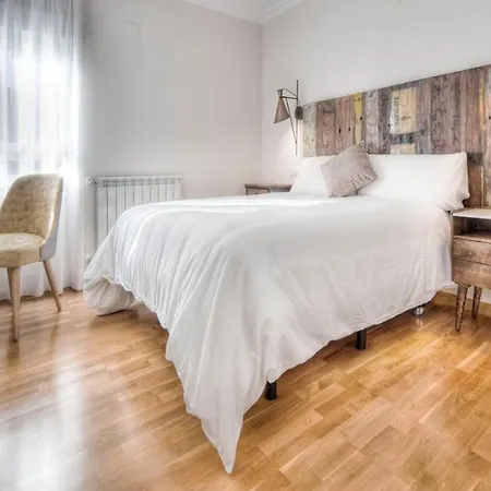 Pura Vida Pirineos Hotel