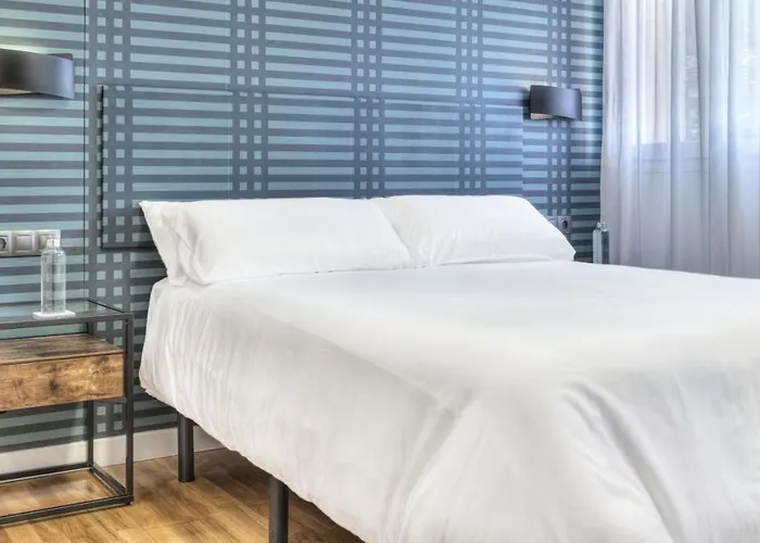 Pura Vida Pirineos Hotel