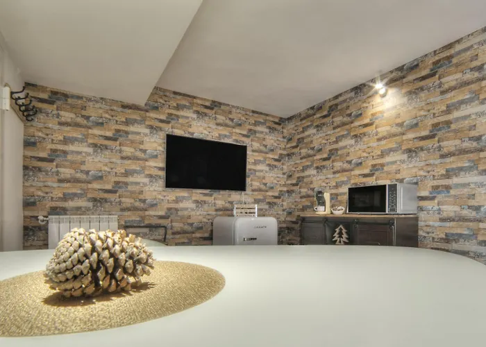 Pura Vida Pirineos Hotel